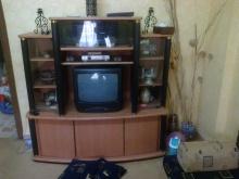 بوفيه عرض التحف والمقتنيات وللتلفزيون