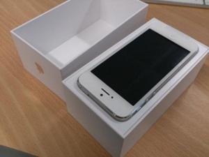 Apple iPhone 4S UNLOCKED!!! with full accessories