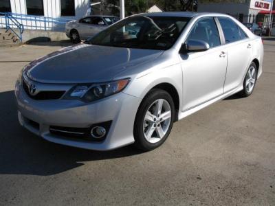 Selling: My 2012 Toyota Camry SE‏