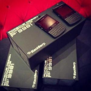 WTS:-Blackberry Porsche design p9981(BBM CHAT 25F7FA0C )