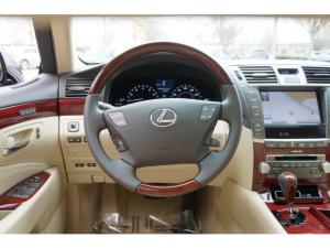 2011 LEXUS LS 460