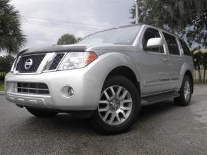 USED 2012 NISSAN PATHFINDER LE