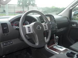 USED 2012 NISSAN PATHFINDER LE