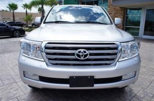 2011 TOYOTA LAND CRUISER V8