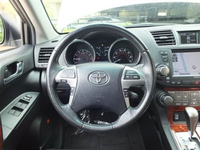 2011 TOYOTA HIGHLANDER 4X4