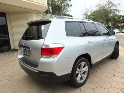 2011 TOYOTA HIGHLANDER 4X4