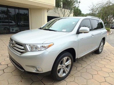 NEAT TOYOTA HIGHLANDER  FOR SALE