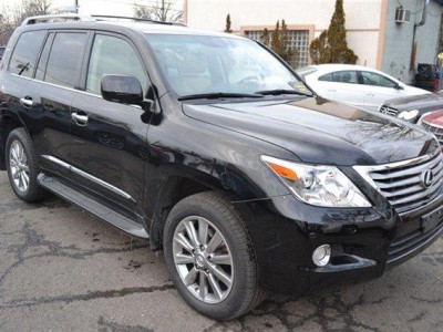 2011 LEXUS LX570 - $22,000 USD