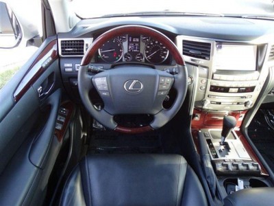 FOR SALE : Lexus LX 570 2013