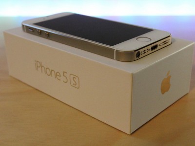 Apple  iPhone 5S 16GB----- $ 450USD / Samsung Galaxy  S5 LTE 16GB ...$ 450USD