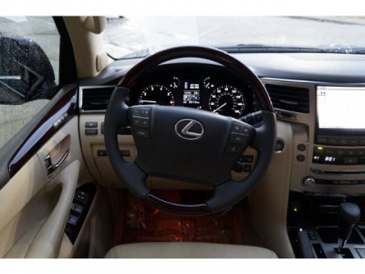 LEXUS LX 570 2013 (Gcc Specs)