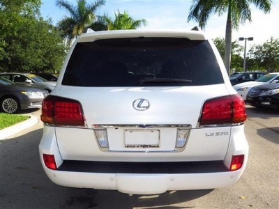 2011 LEXUS LX 570 SUV