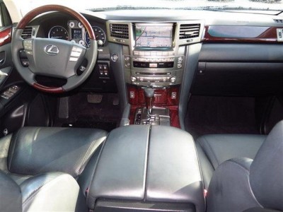 2011 LEXUS LX 570 SUV