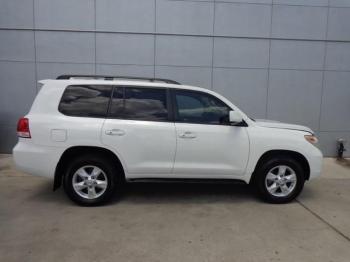 i wanna sell my 2011 Toyota Land Cruiser.