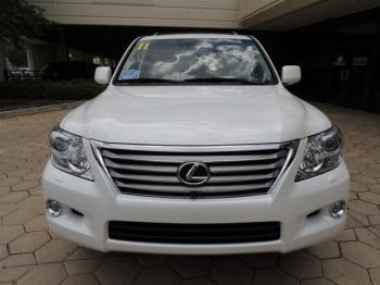 2011 LEXUS LX570.