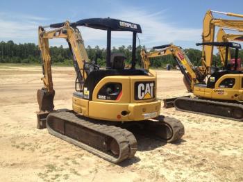 IT# 679-2010 CAT 305CCR HYDRAULIC EXCAVATOR