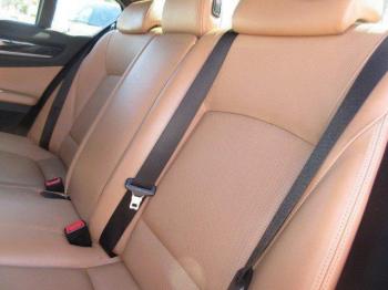 سيارة بى ام دبليو 750