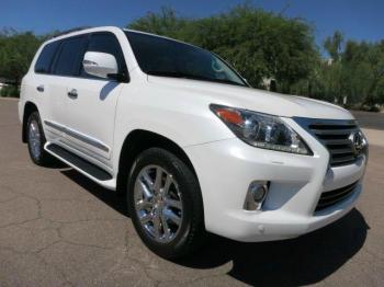 SELLING !! 2013 LEXUS LX 570 (No accident)