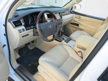 SELLING !! 2013 LEXUS LX 570 (No accident)