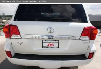 تويوتا لاند كروزر 2014 أبيض للبيع هنا هو بلدي ال WhatsApp +2347013991405