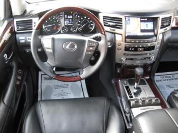 I am interested selling this 2013 Lexus LX 570
