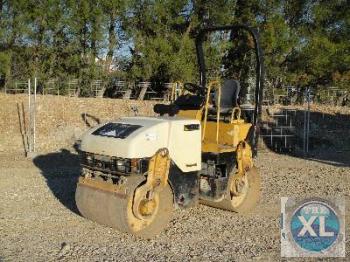 IT# 163-2000 CATERPILLAR CB214D Compacteur Vibrant Tandem