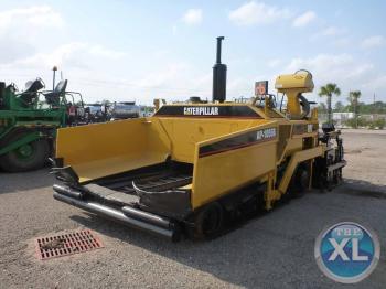 IT# 516-1998 CATERPILLAR AP1055B Crawler Asphalt Paver