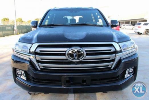 تويوتا لاند كروزر 2016 جيب أسود