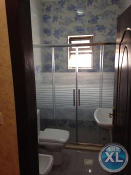 شقة للبيع في ضاحية الرشيد فيها تدفئة راكبة - قريبة من الجامعة الاردنية و الخدمات