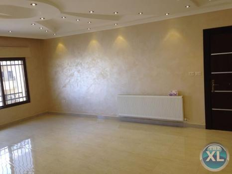 شقة للبيع في ضاحية الرشيد فيها تدفئة راكبة - قريبة من الجامعة الاردنية و الخدمات