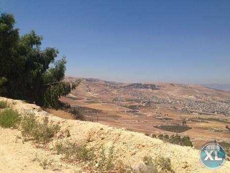 ارض للبيع في الكماليّة - تبعد كيلومتر واحد فقط عن طريق صويلح السلط - منطقة فلل هادئة و مطلة