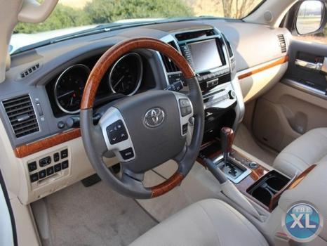 بلدي تويوتا 2014 كروزر لاند للبيع