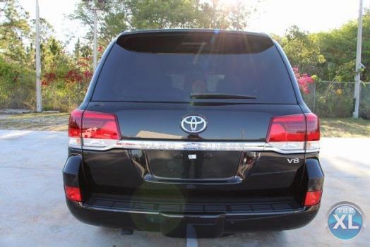 SELLING MY LAND CRUISER 2016 DUE TO EXIT