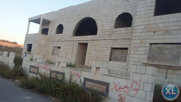 فيلا عظم للبيع في مرج الحمام/ الظهير - خلف مدارس الخمائل ب550م