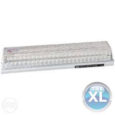 كشاف طوارىء قابل للشحن